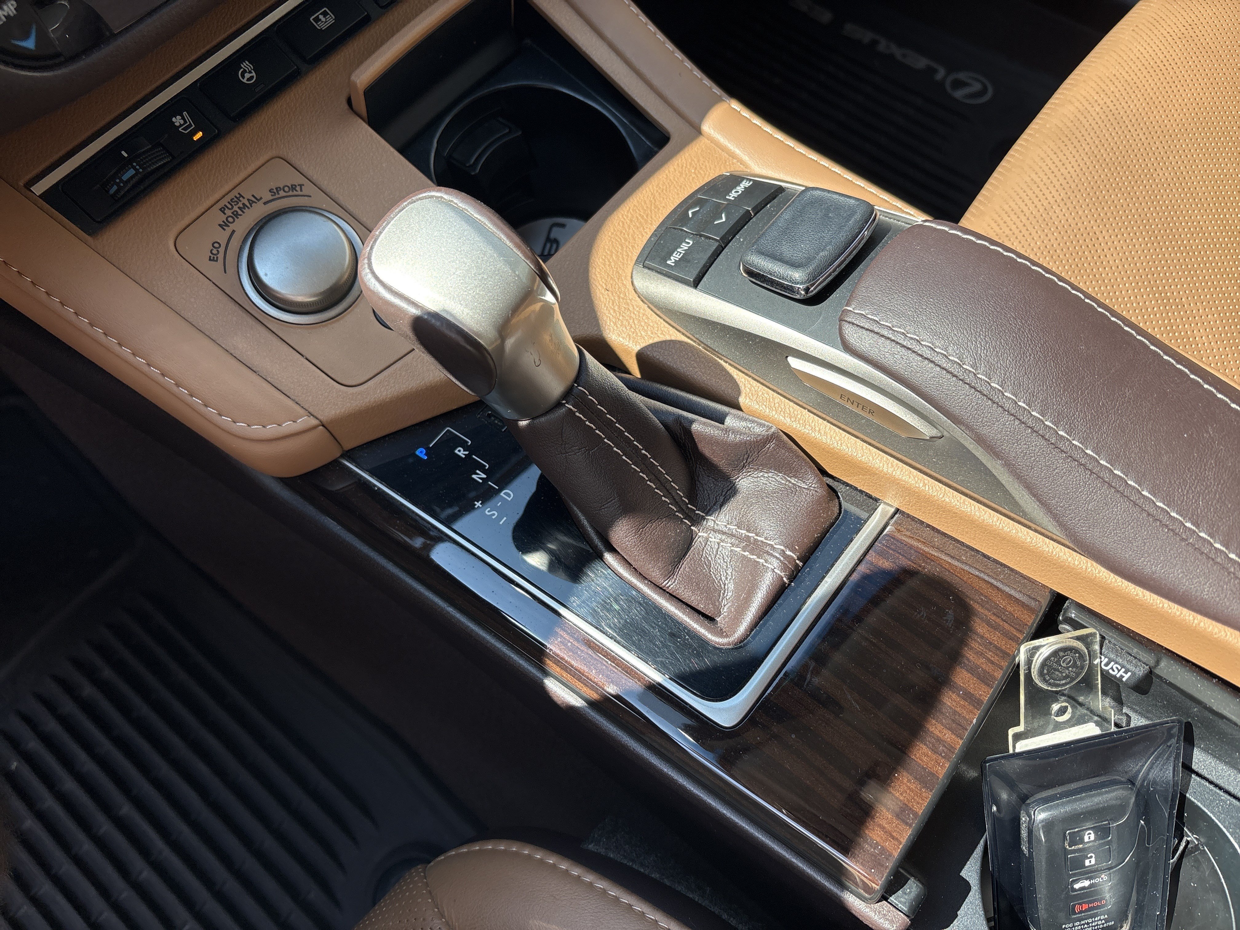 Used 2016 Lexus ES 350 w/ Luxury Package w/Wood Trim FWD image 26
