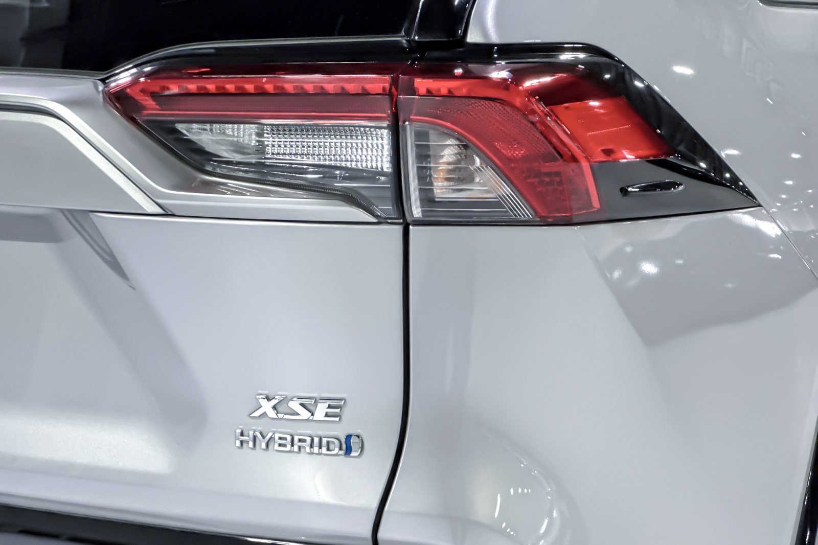 Used 2021 Toyota RAV4 XSE AWD/4WD image 30