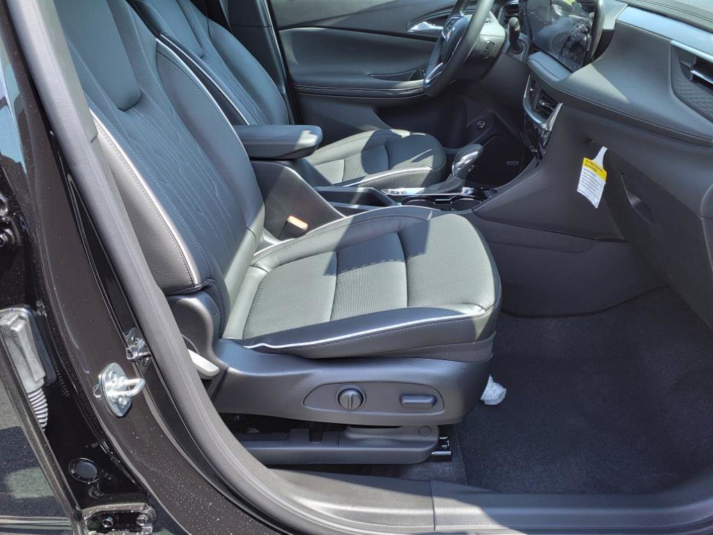 Certified 2024 Buick Encore GX Avenir w/ Avenir Technology Package image 8