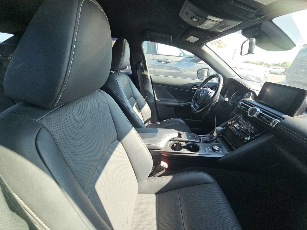 Used 2022 Lexus IS 300 RWD image 8
