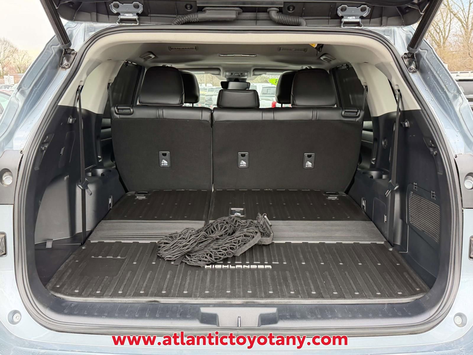 Used 2023 Toyota Highlander XLE image 8