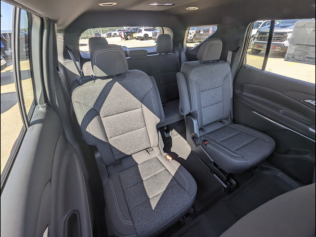 New 2027 Chevrolet Traverse LT w/ Midnight/Sport Edition FWD image 14