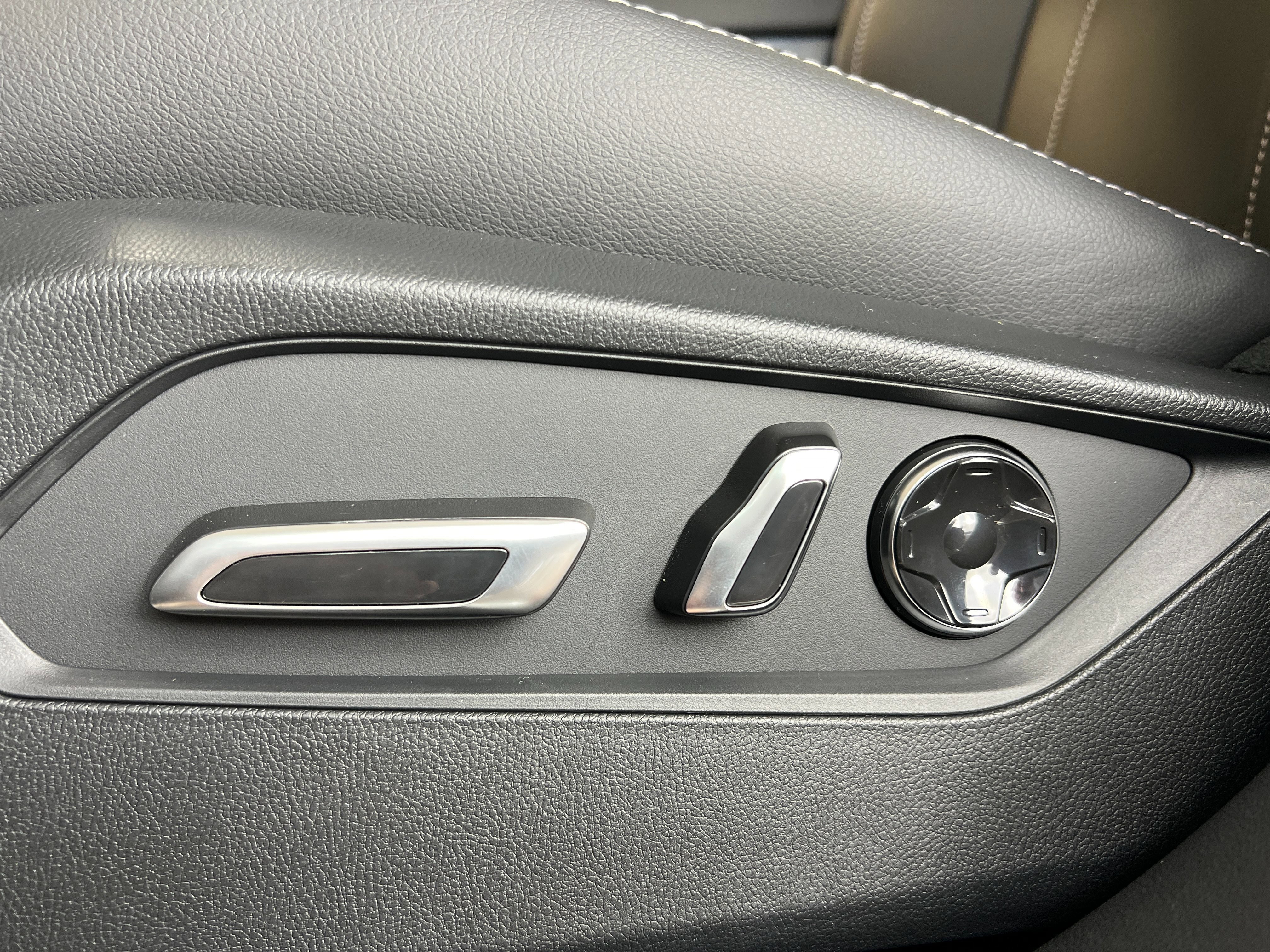 New 2026 Acura RDX SH-AWD image 14