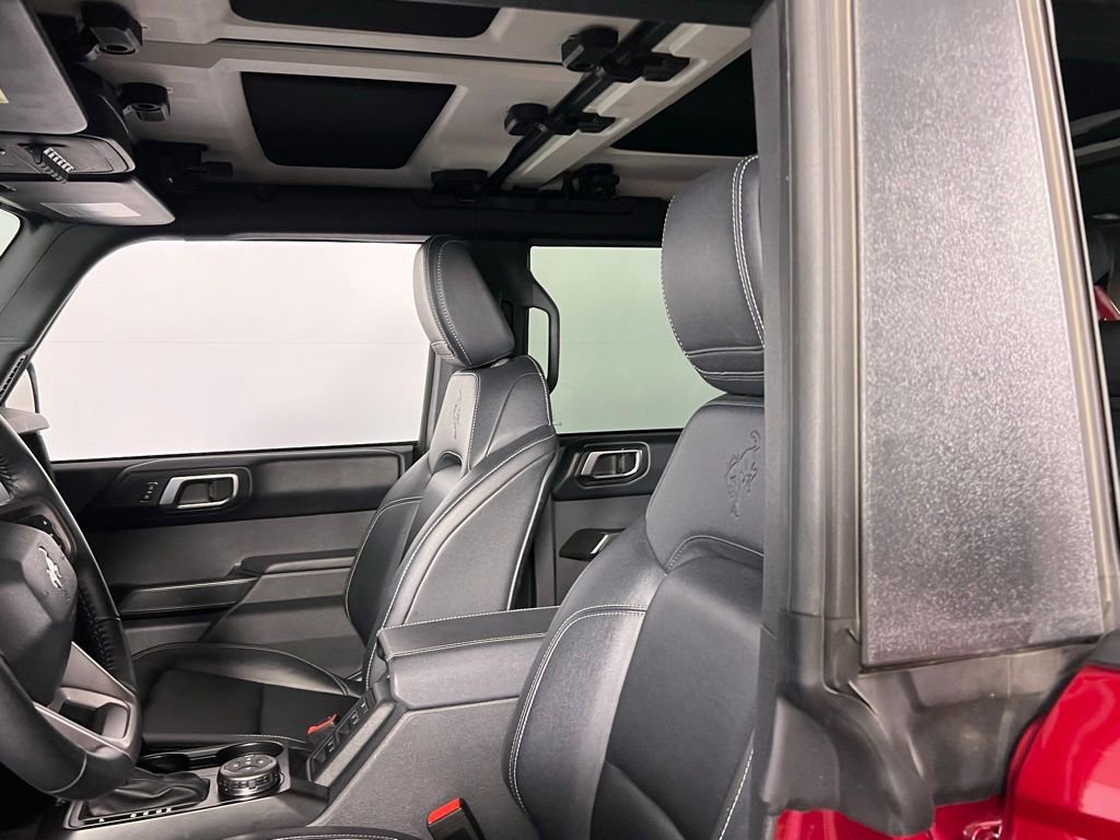Used 2025 Ford Bronco Badlands image 26