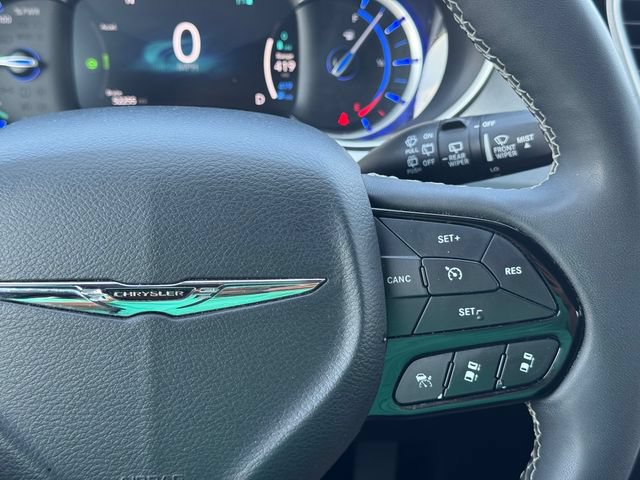 Certified 2024 Chrysler Pacifica Limited FWD image 25