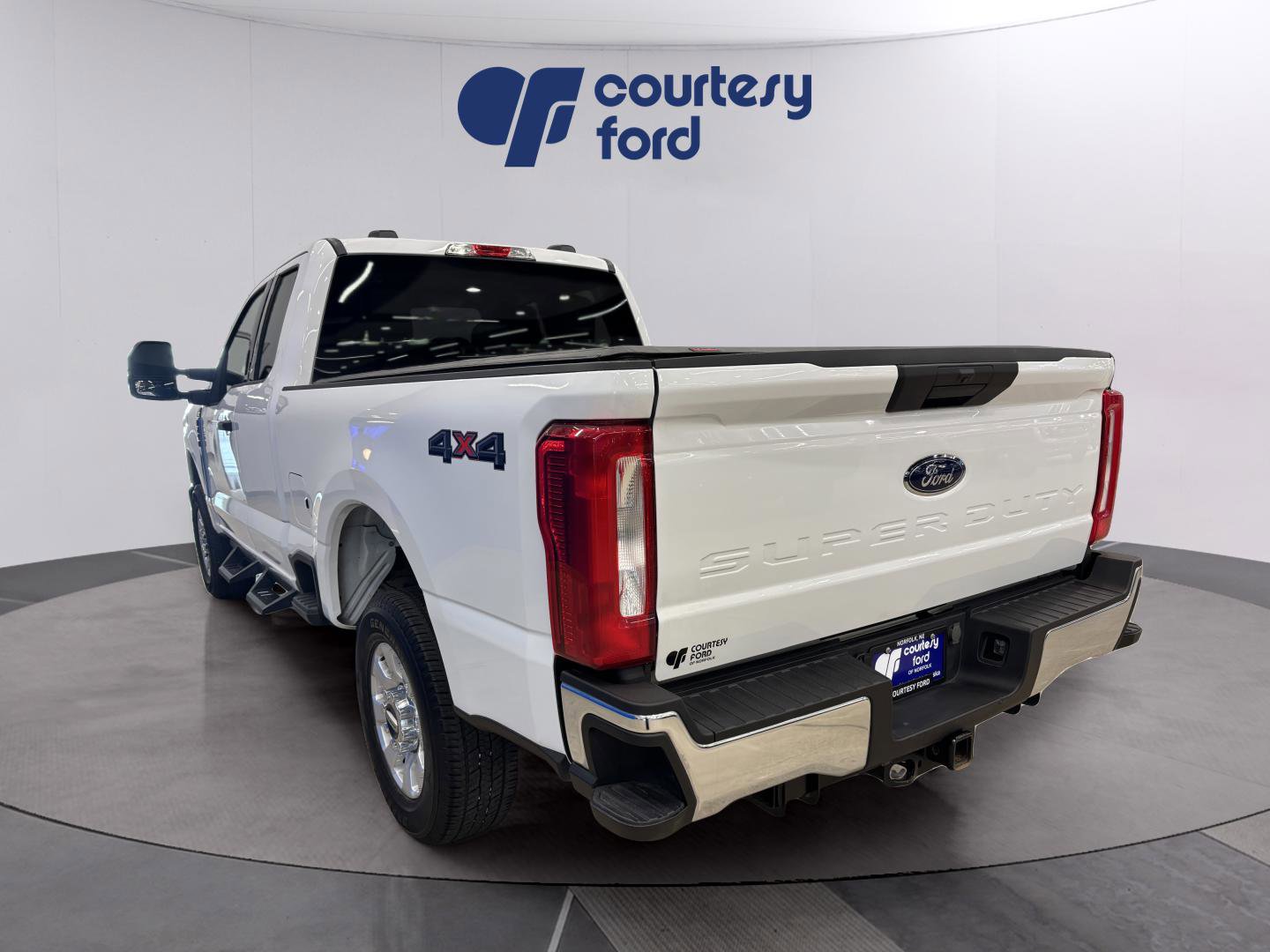 Certified 2023 Ford F250 XLT AWD/4WD image 5