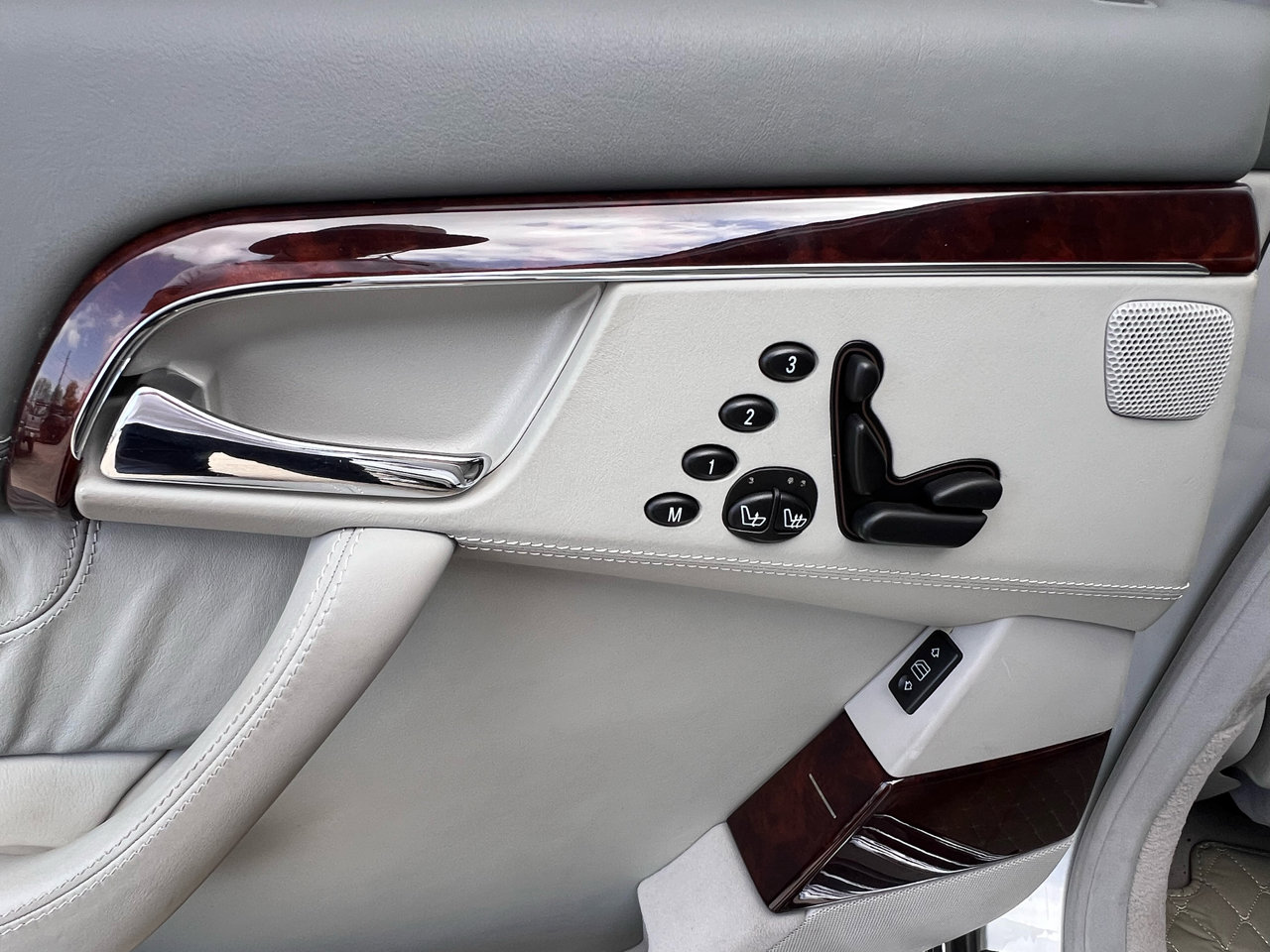 Used 2005 Mercedes-Benz S 600 image 23