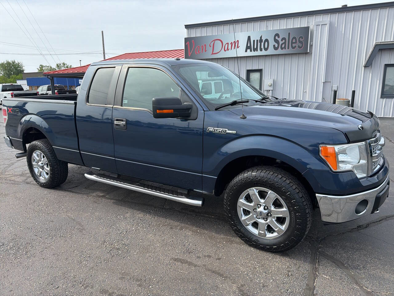Used 2014 Ford F150 XLT w/ Equipment Group 302A Luxury AWD/4WD image 2