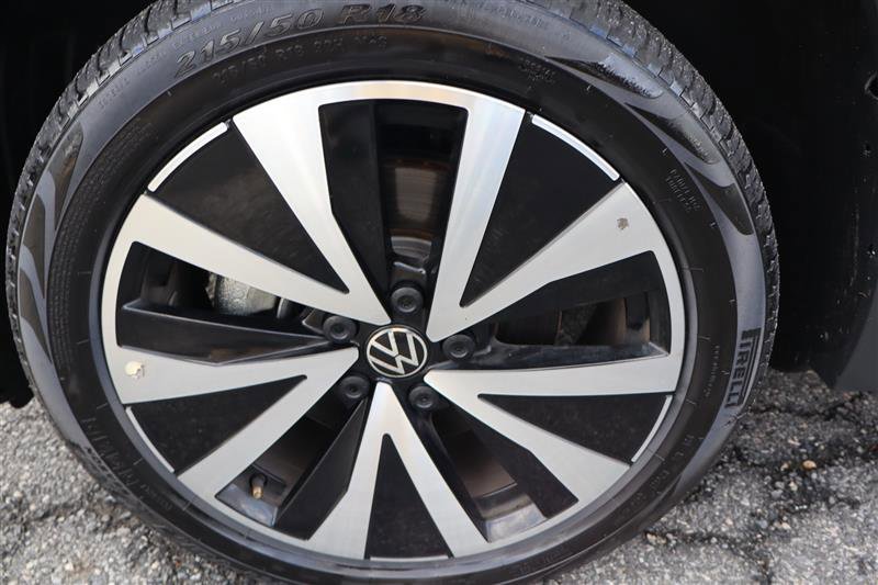 Used 2024 Volkswagen Taos SE image 28