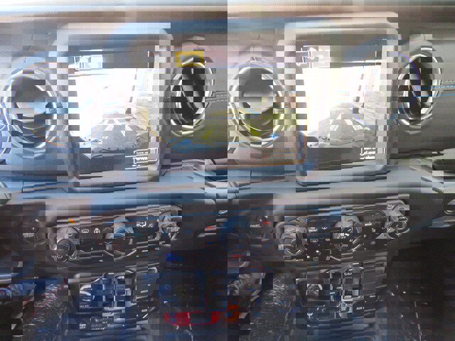 New 2023 Jeep Wrangler Rubicon w/ Steel Bumper Group image 24