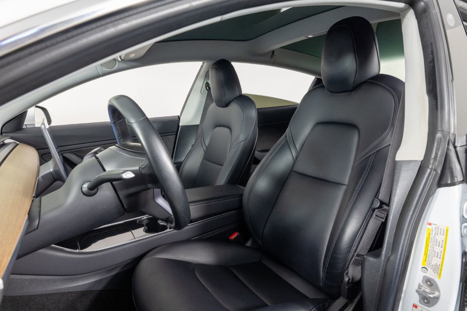 Used 2018 Tesla Model 3 Long Range image 15