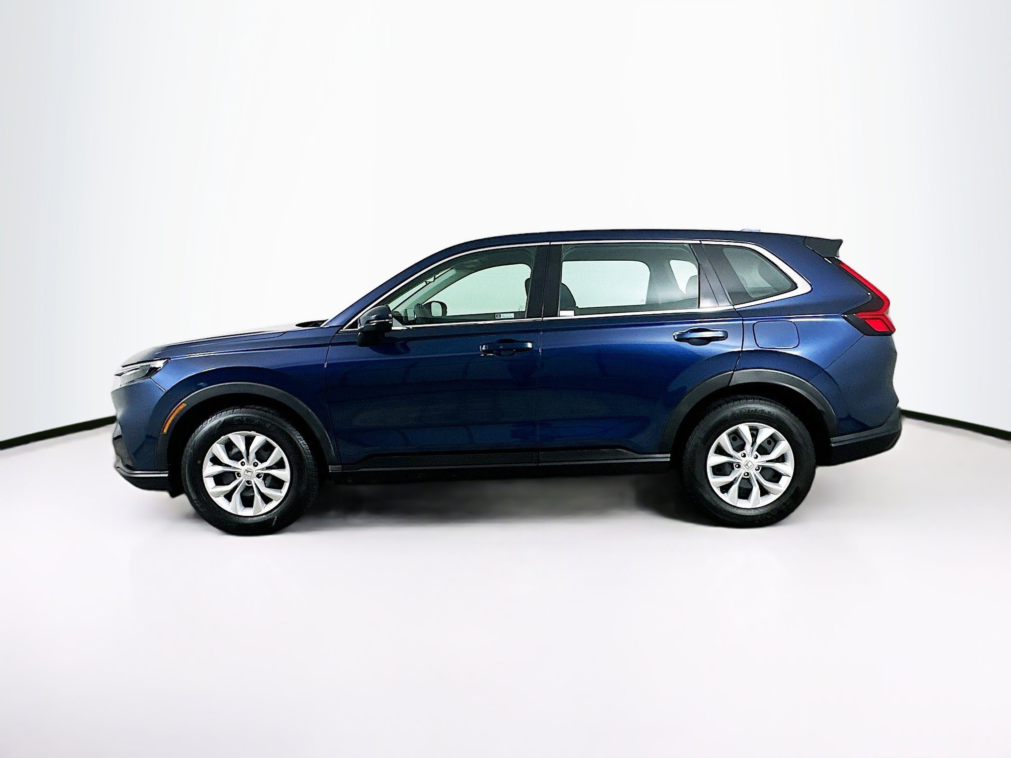 Used 2023 Honda CR-V LX image 4
