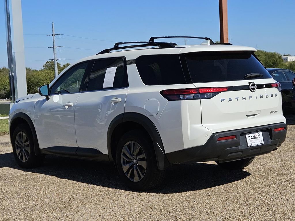 Used 2024 Nissan Pathfinder SV image 6
