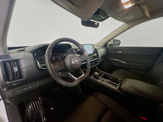 Used 2024 Nissan Pathfinder SL image 18