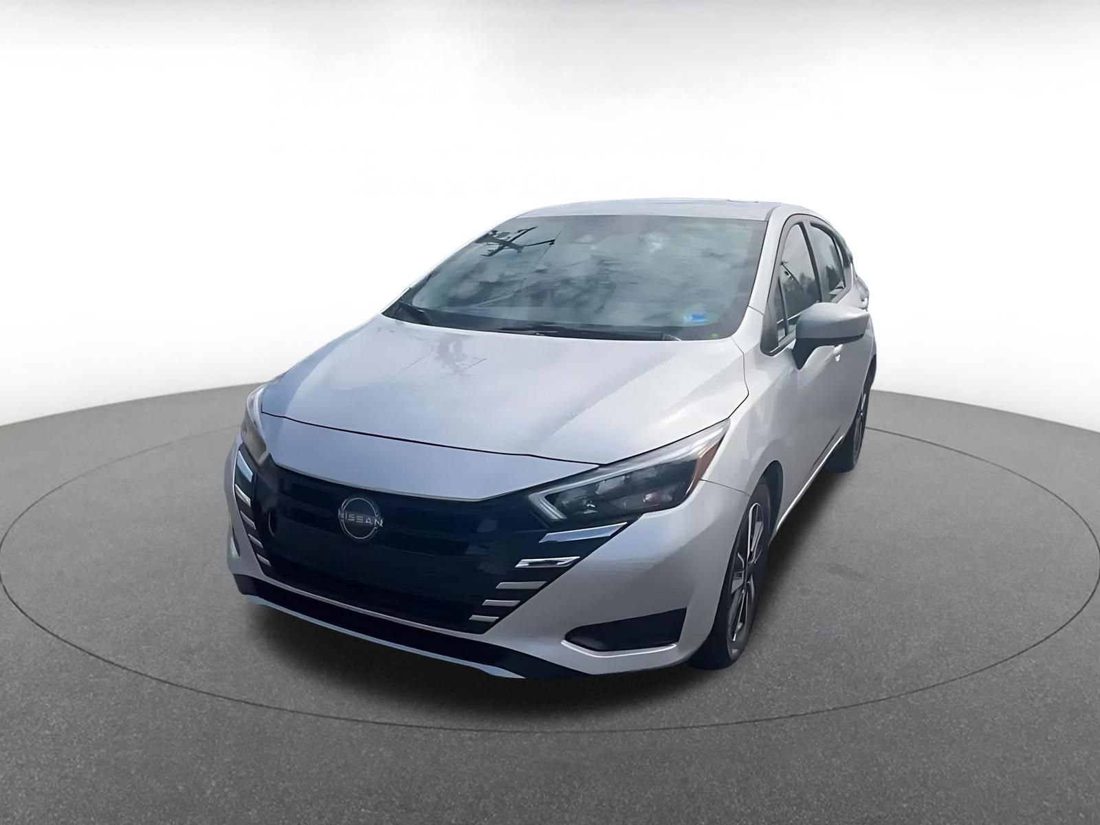 Used 2025 Nissan Versa SV FWD image 7