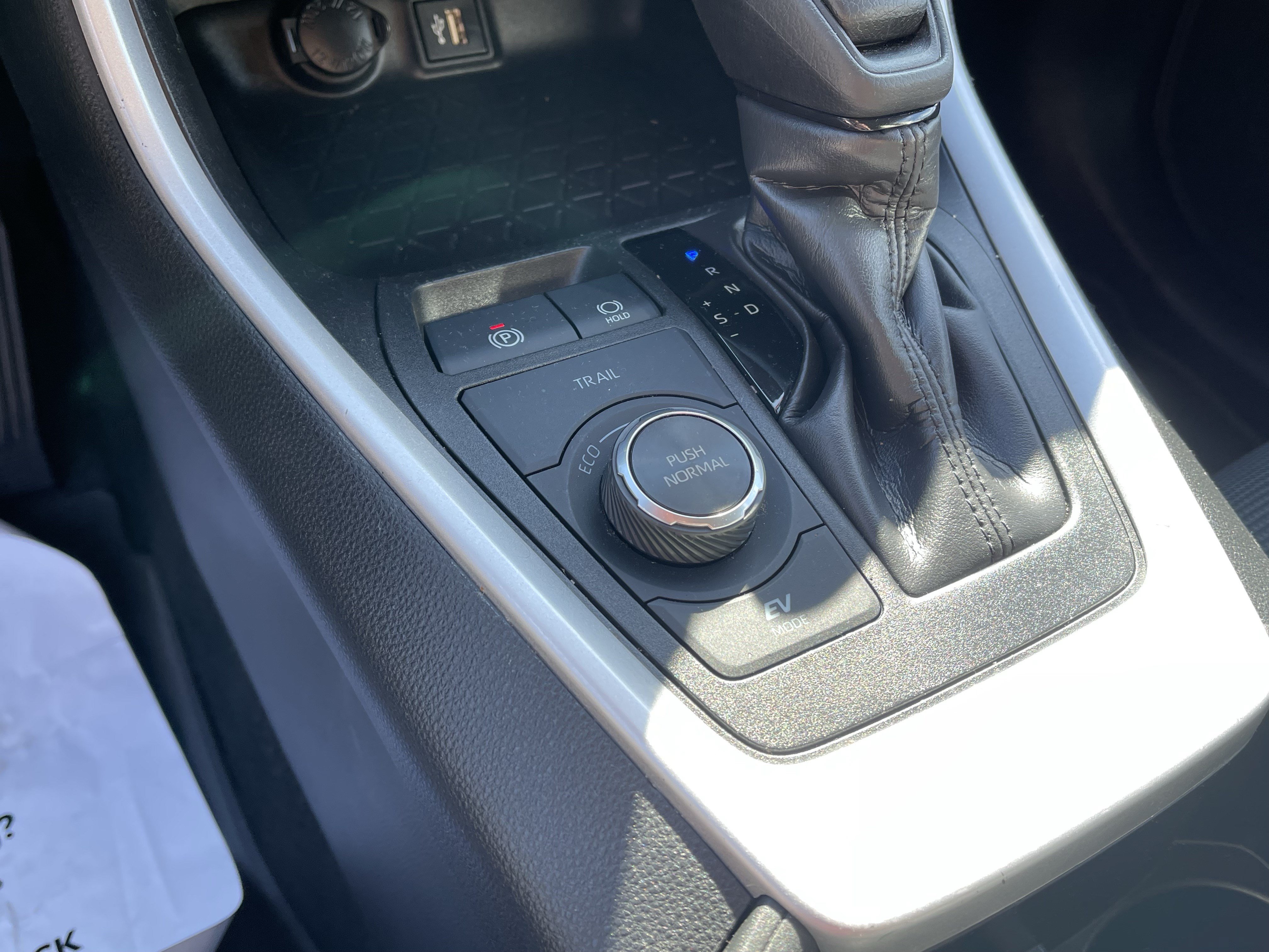 Certified 2024 Toyota RAV4 LE AWD/4WD image 23