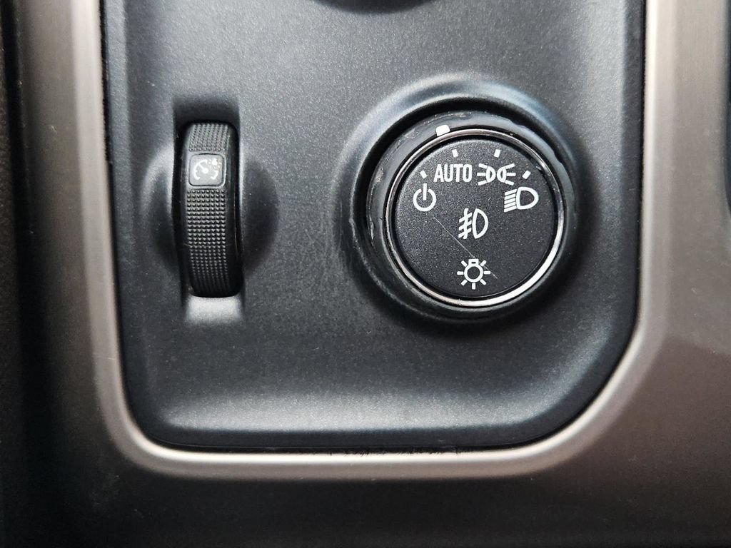 Used 2018 GMC Sierra 3500 Denali w/ Duramax Plus Package AWD/4WD image 15