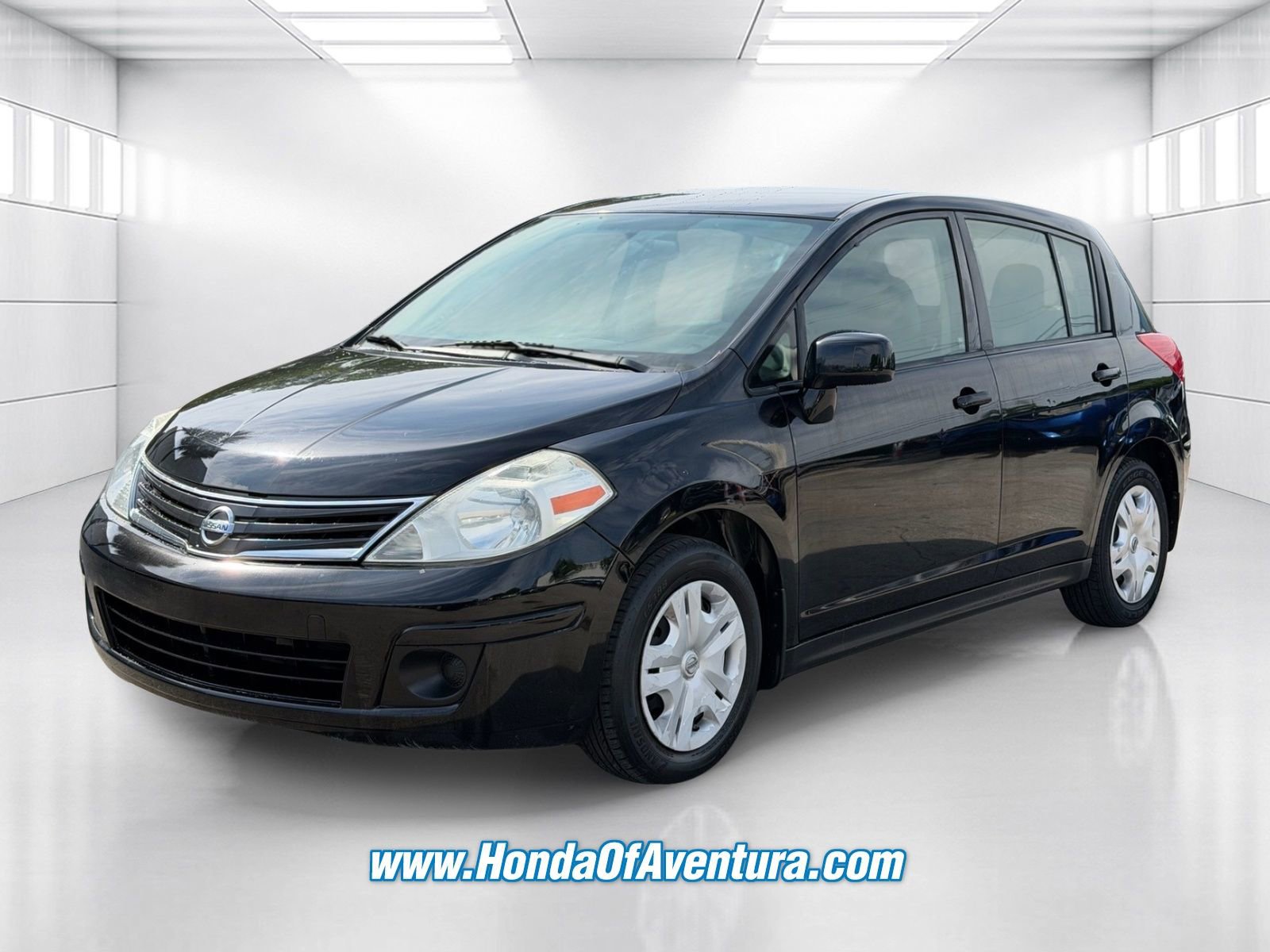 Used 2012 Nissan Versa 1.8 S w/ Plus Pkg FWD image 3