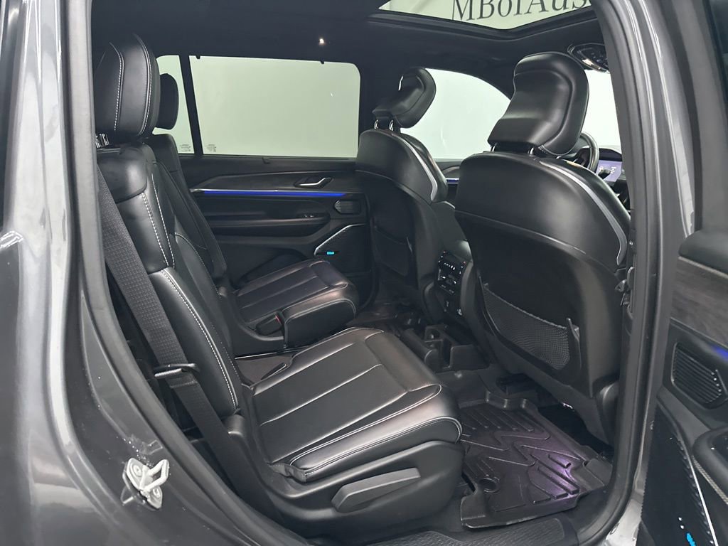 Used 2021 Jeep Grand Cherokee L Overland w/ Luxury Tech Group IV image 27