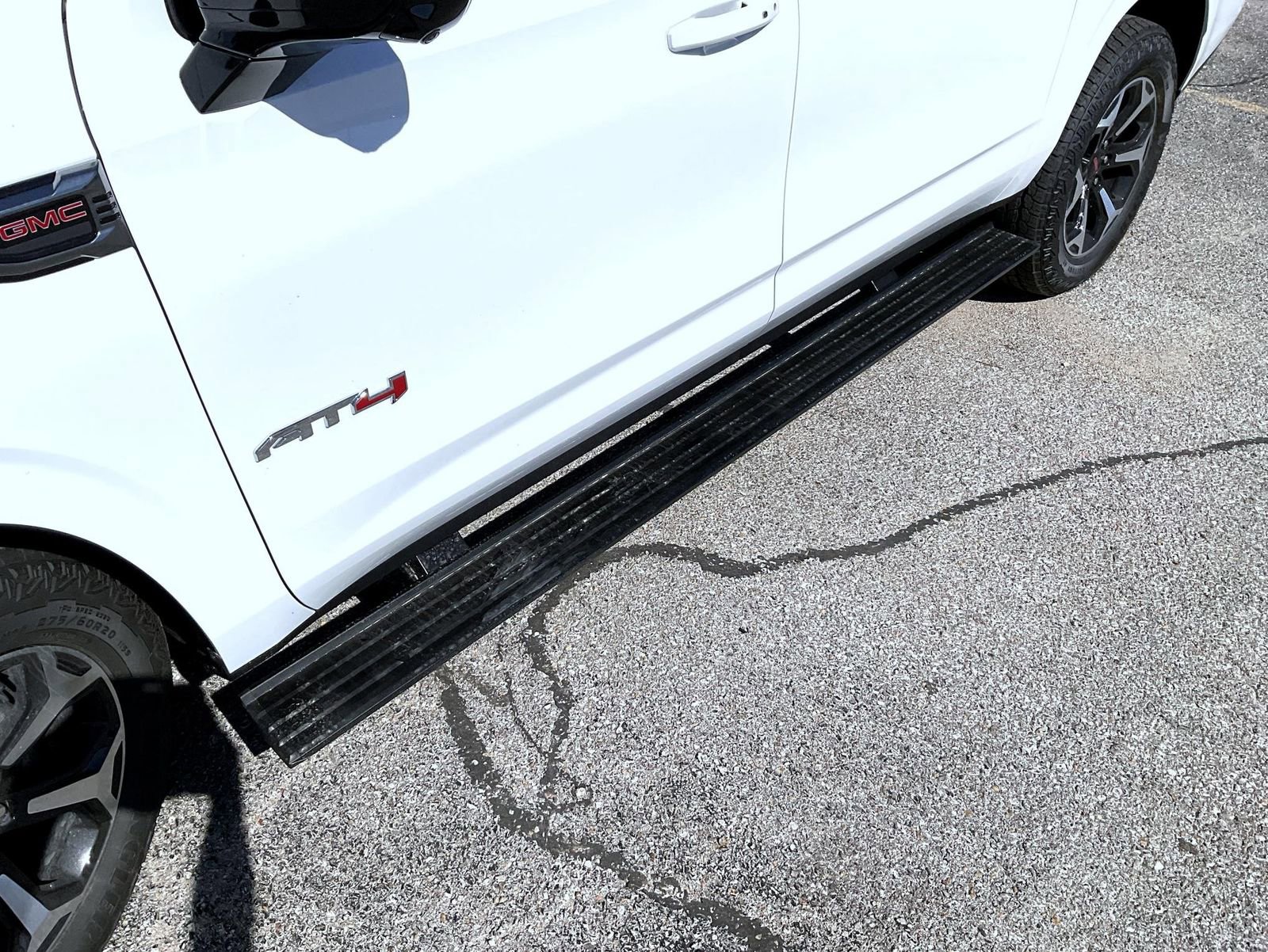 New 2026 GMC Yukon XL AT4 w/ AT4 Premium Plus Package image 23