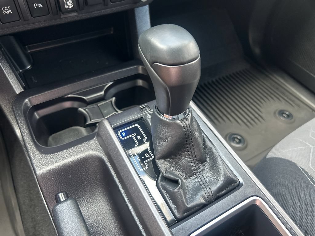 Certified 2022 Toyota Tacoma TRD Off-Road w/ Technology Package AWD/4WD image 25