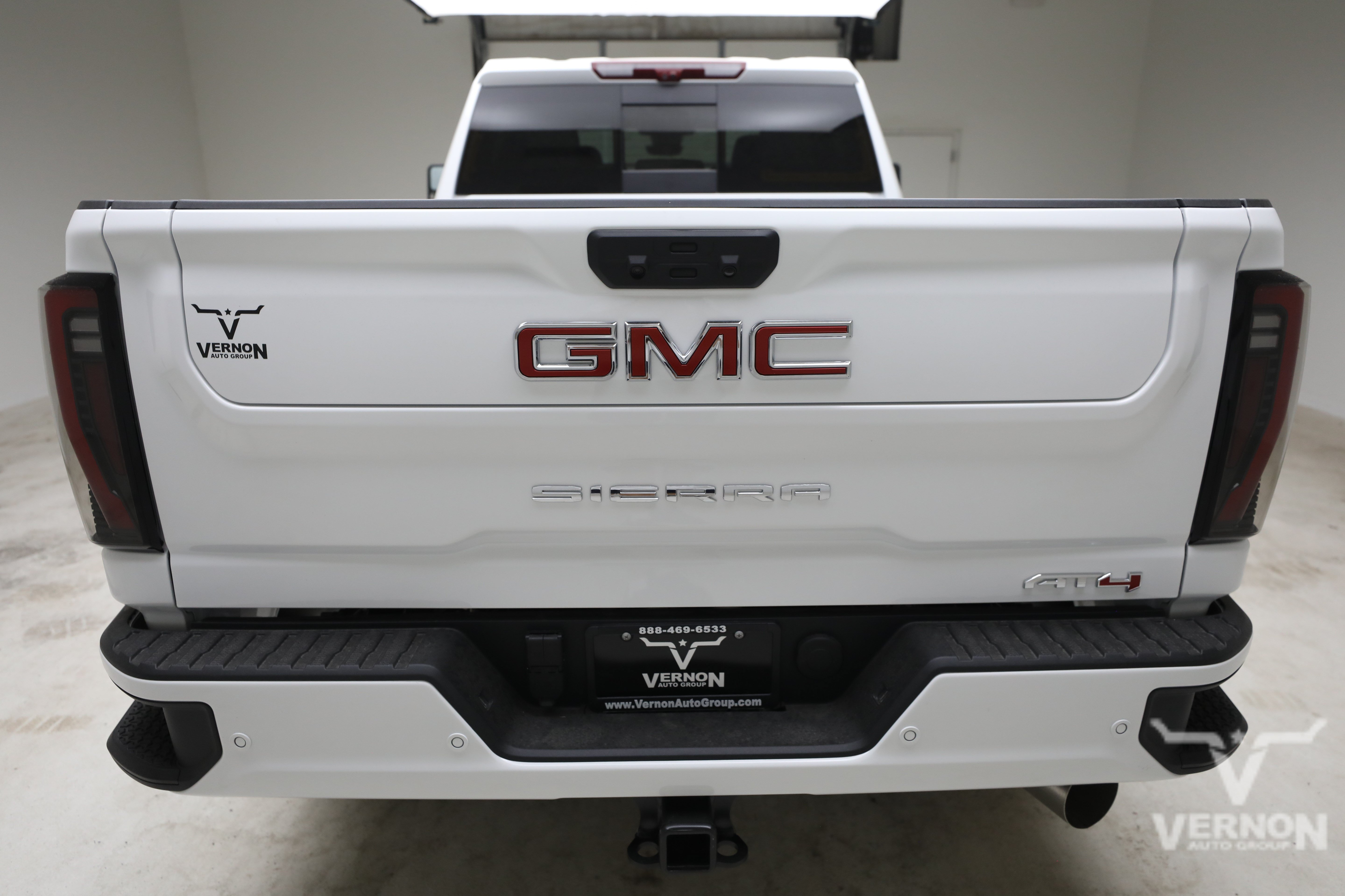 New 2026 GMC Sierra 2500 AT4 w/ Technology Package AWD/4WD image 4