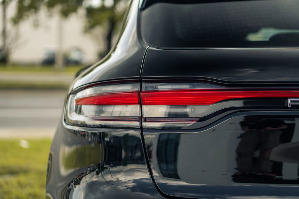 Used 2022 Porsche Macan image 11