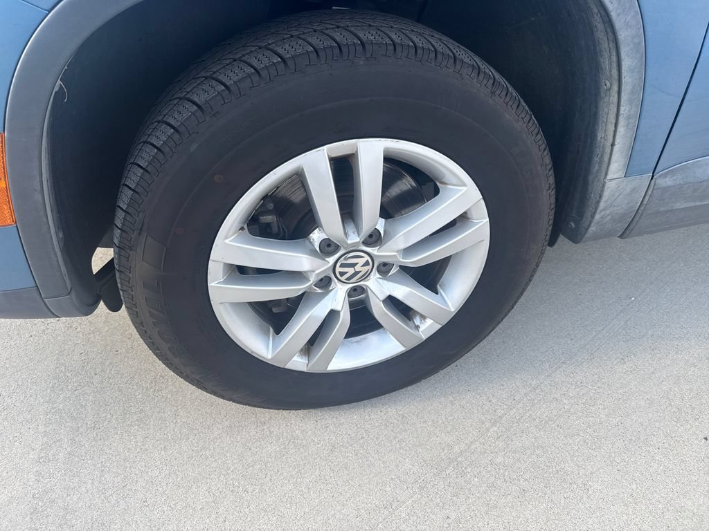 Used 2017 Volkswagen Tiguan S FWD image 11