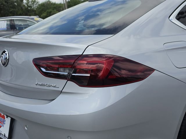 Used 2018 Buick Regal Essence w/ Driver Confidence Package #1 FWD image 10