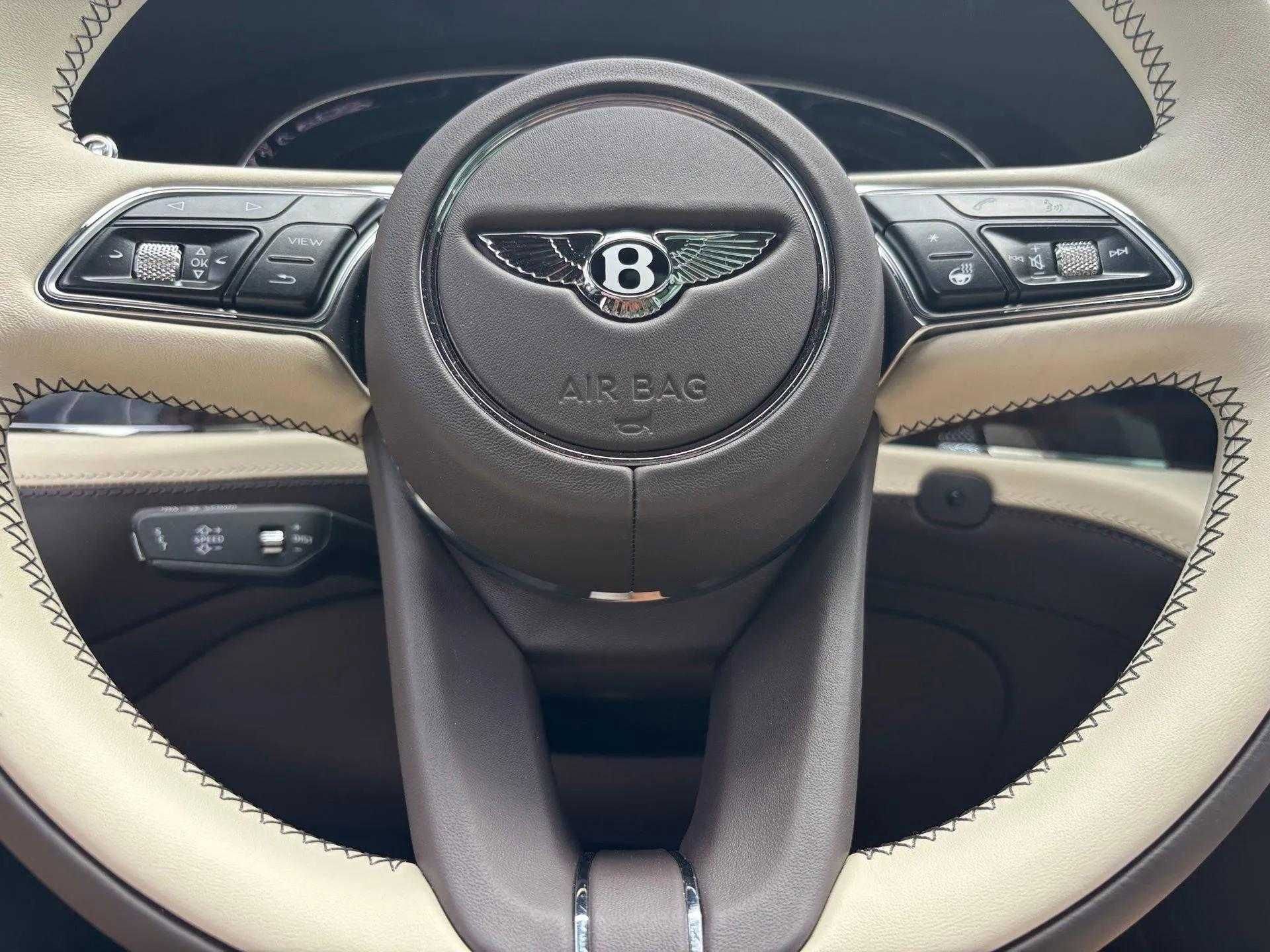New 2025 Bentley Bentayga Extended Wheelbase image 48