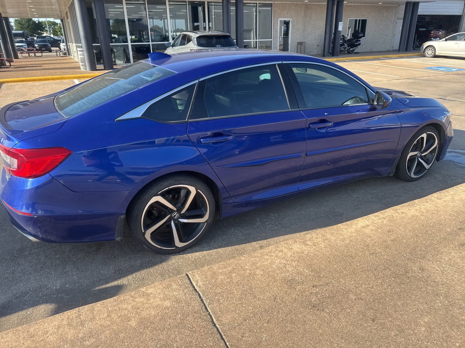 Used 2020 Honda Accord Sport image 8