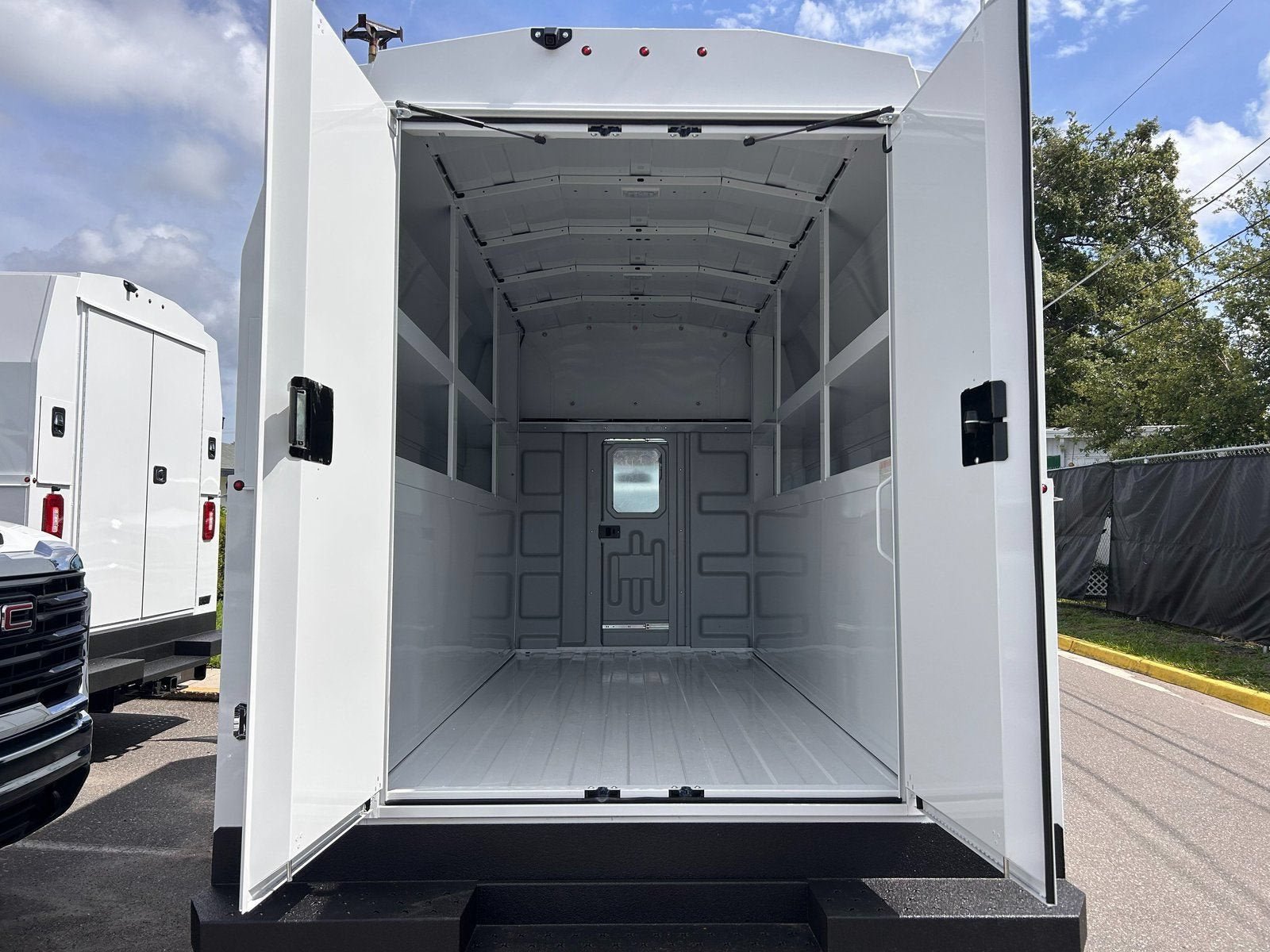 New 2025 GMC Savana 3500 w/ Power Convenience Package RWD image 7