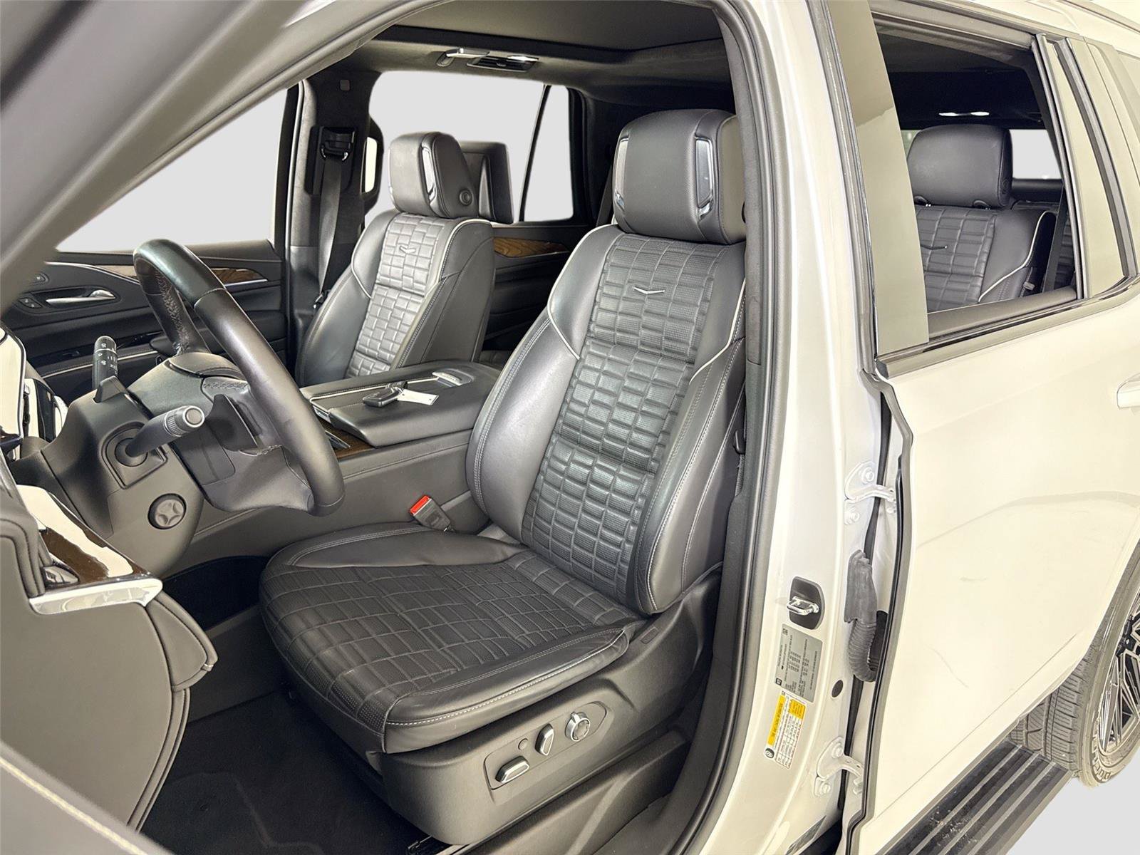 Used 2023 Cadillac Escalade Sport Platinum AWD/4WD image 14