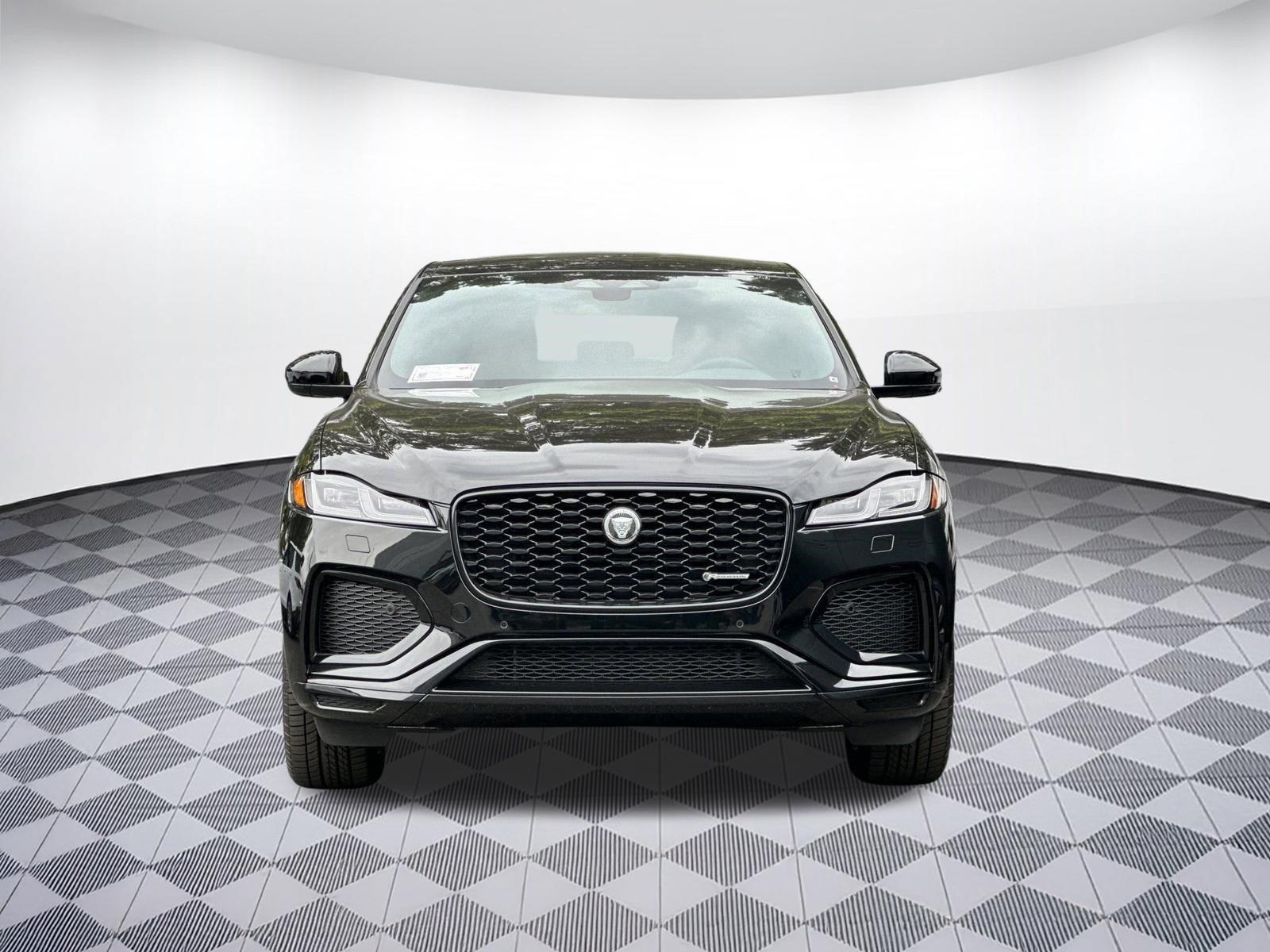 Used 2025 Jaguar F-PACE R-Dynamic S AWD/4WD image 5