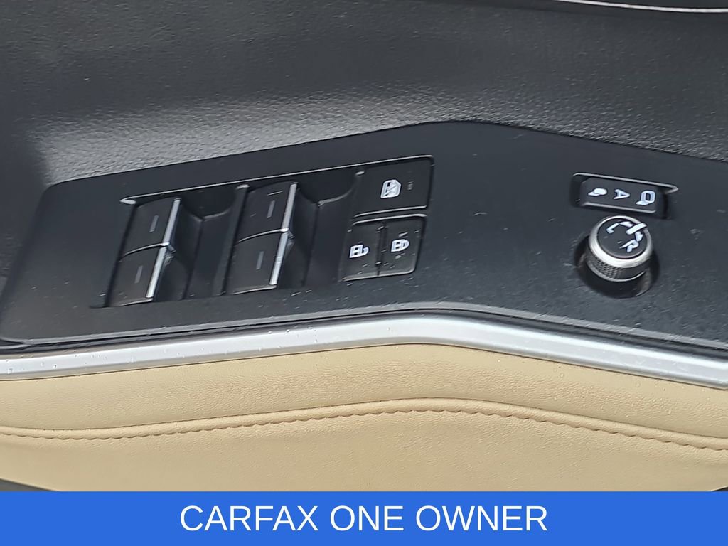 Used 2024 Toyota Highlander Limited image 29