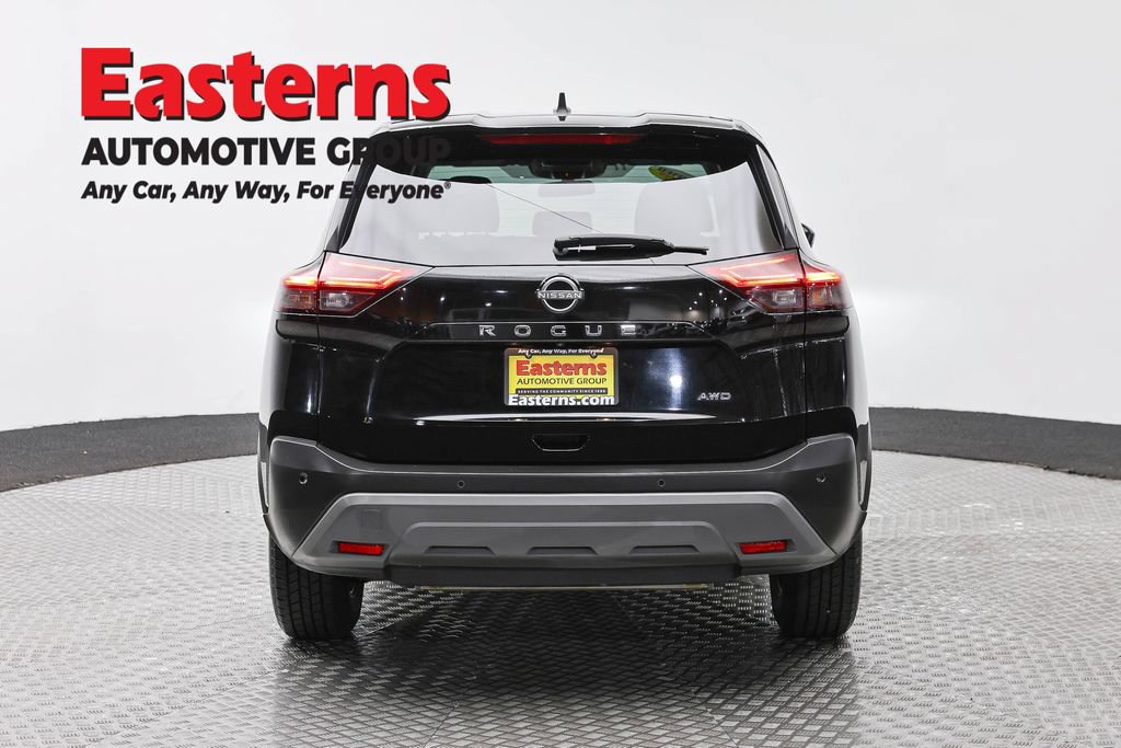Used 2023 Nissan Rogue S AWD/4WD image 6