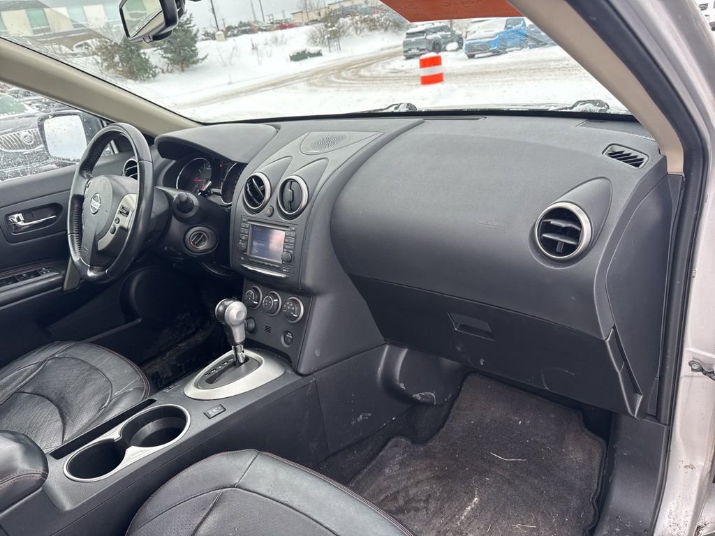 Used 2011 Nissan Rogue SV w/ SL Pkg image 31