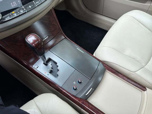 Used 2011 Toyota Avalon Limited FWD image 28