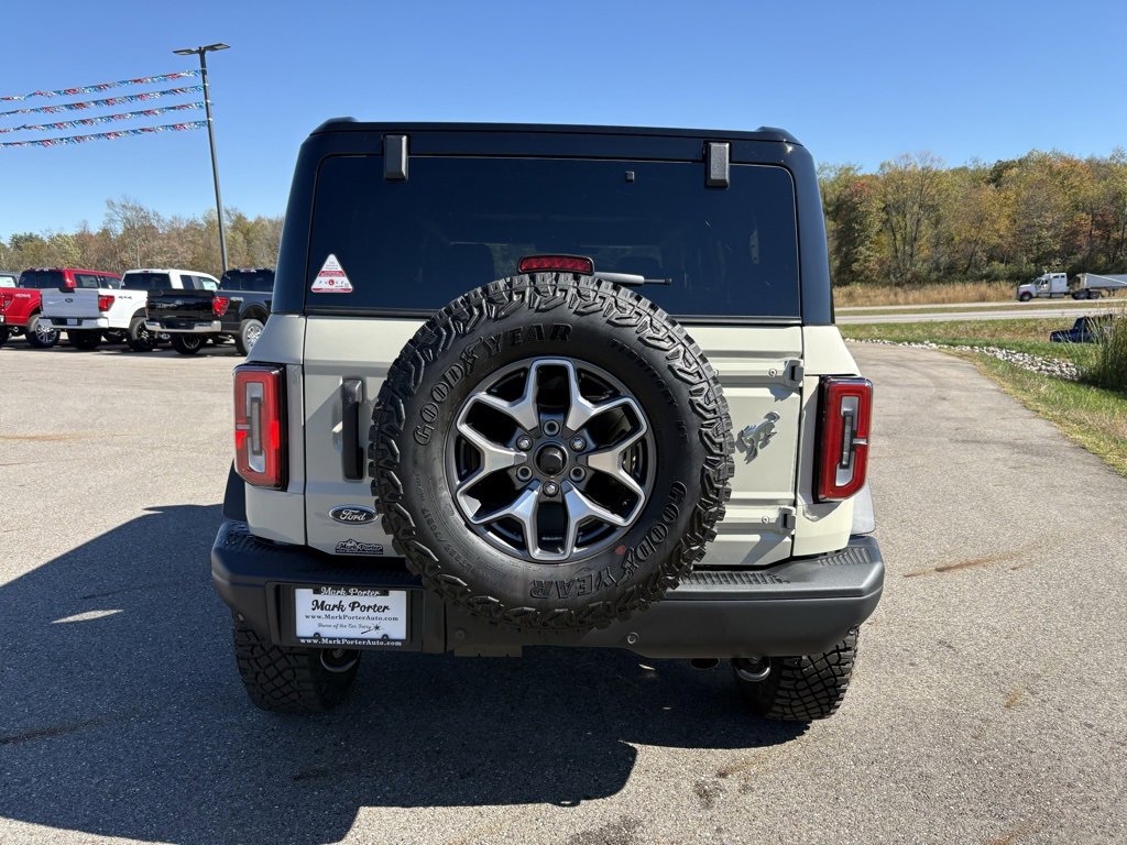 New 2025 Ford Bronco Badlands image 4