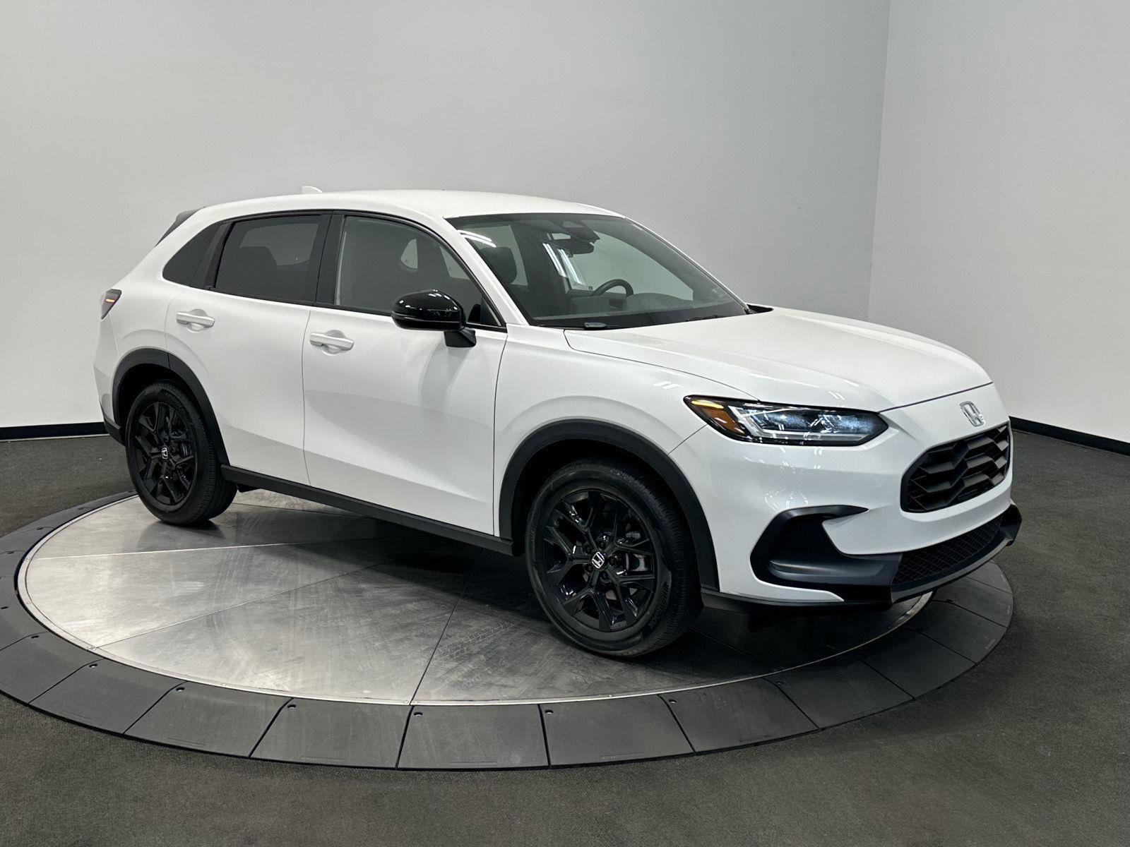 Certified 2025 Honda HR-V Sport image 2