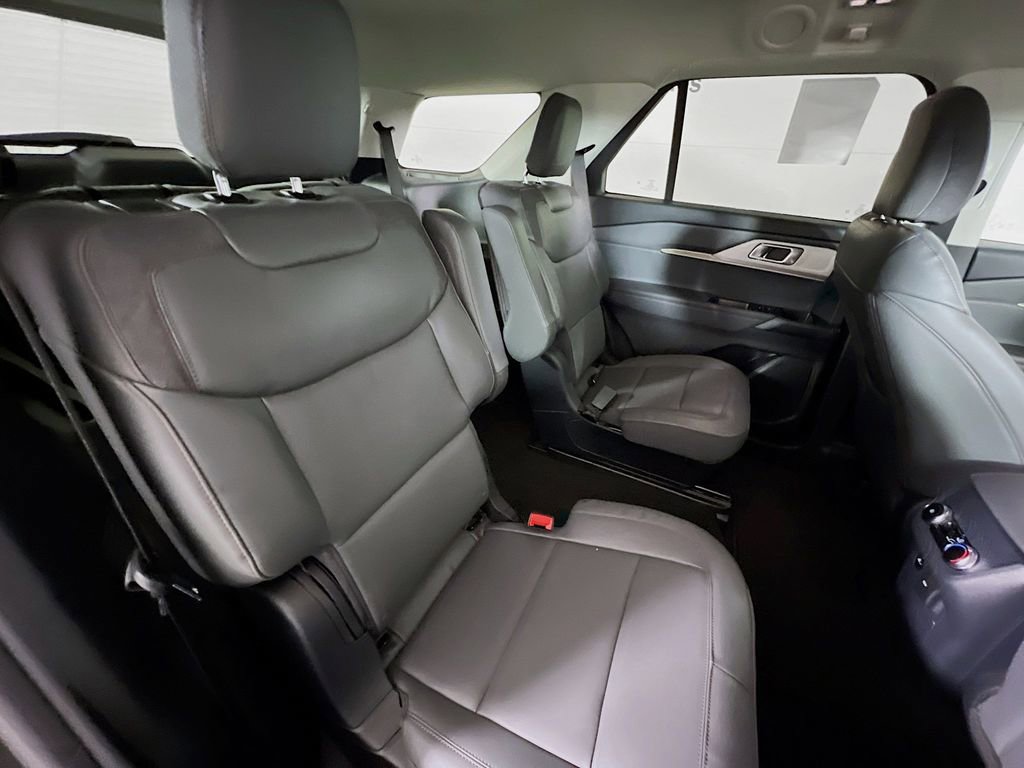 New 2026 Ford Explorer Active w/ Active Comfort Package image 17