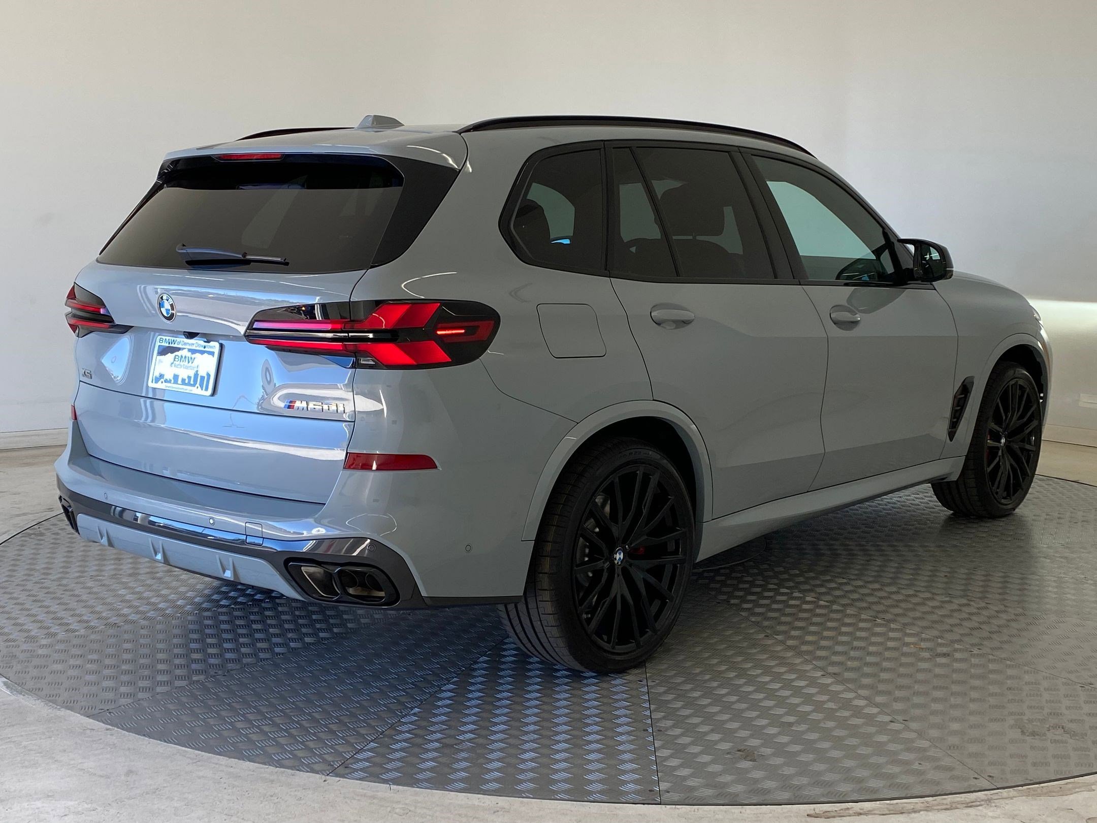 New 2026 BMW X5 M60i w/ Executive Package image 8