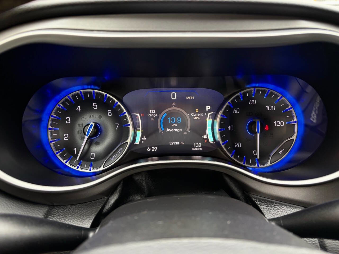 Used 2024 Chrysler Pacifica Touring-L image 18