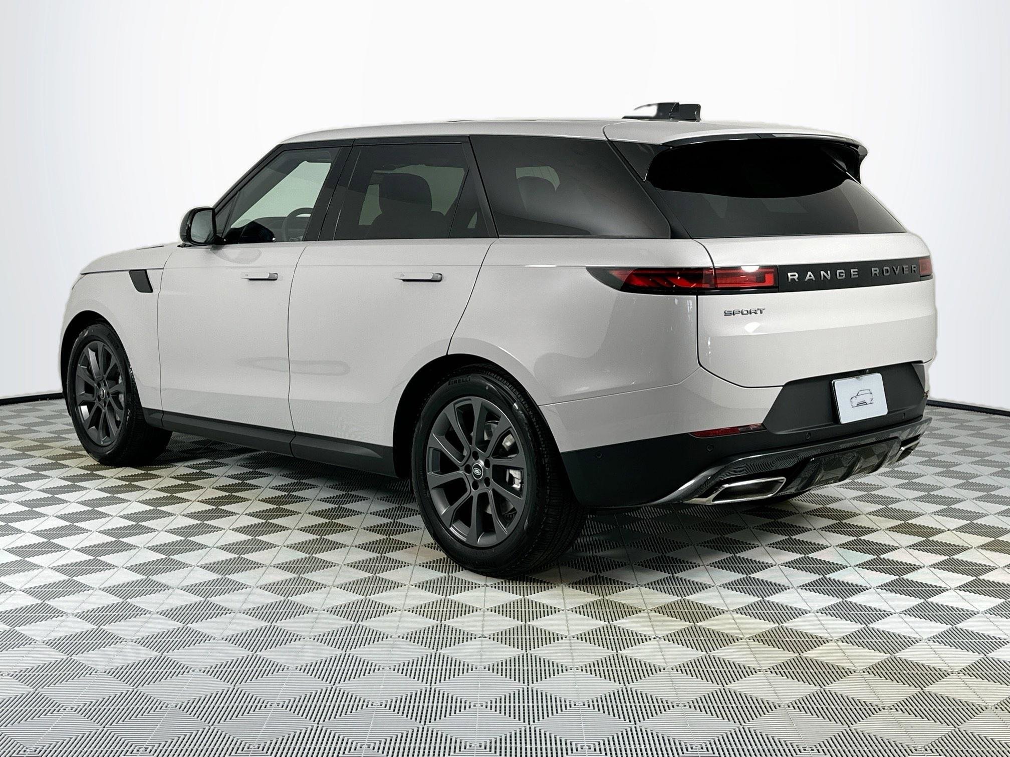 Used 2025 Land Rover Range Rover Sport image 7