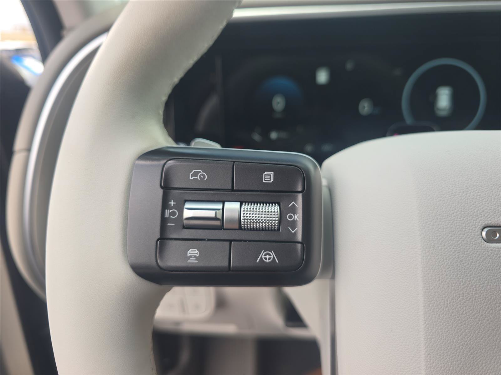 Used 2026 Hyundai Palisade SEL FWD image 25