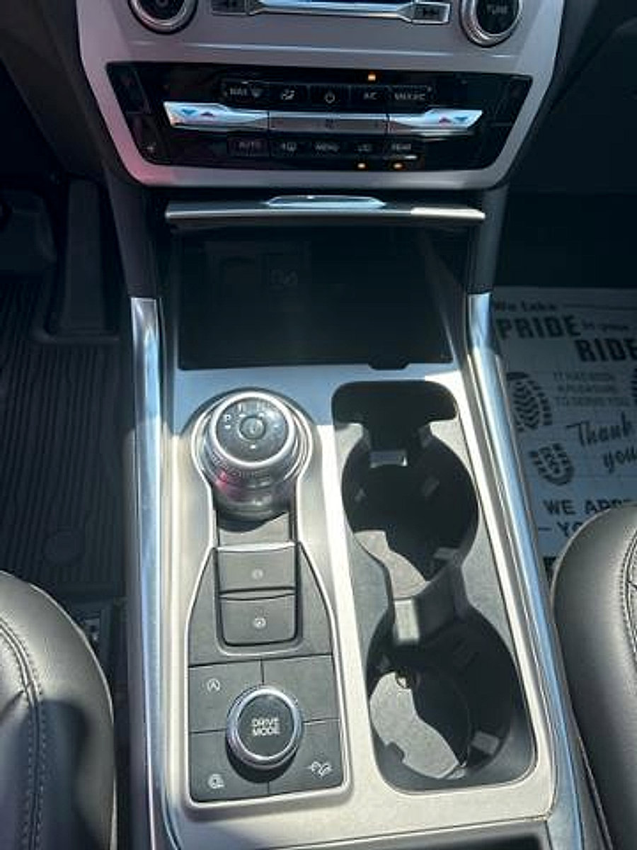 Used 2023 Ford Explorer XLT w/ Equipment Group 202A image 20