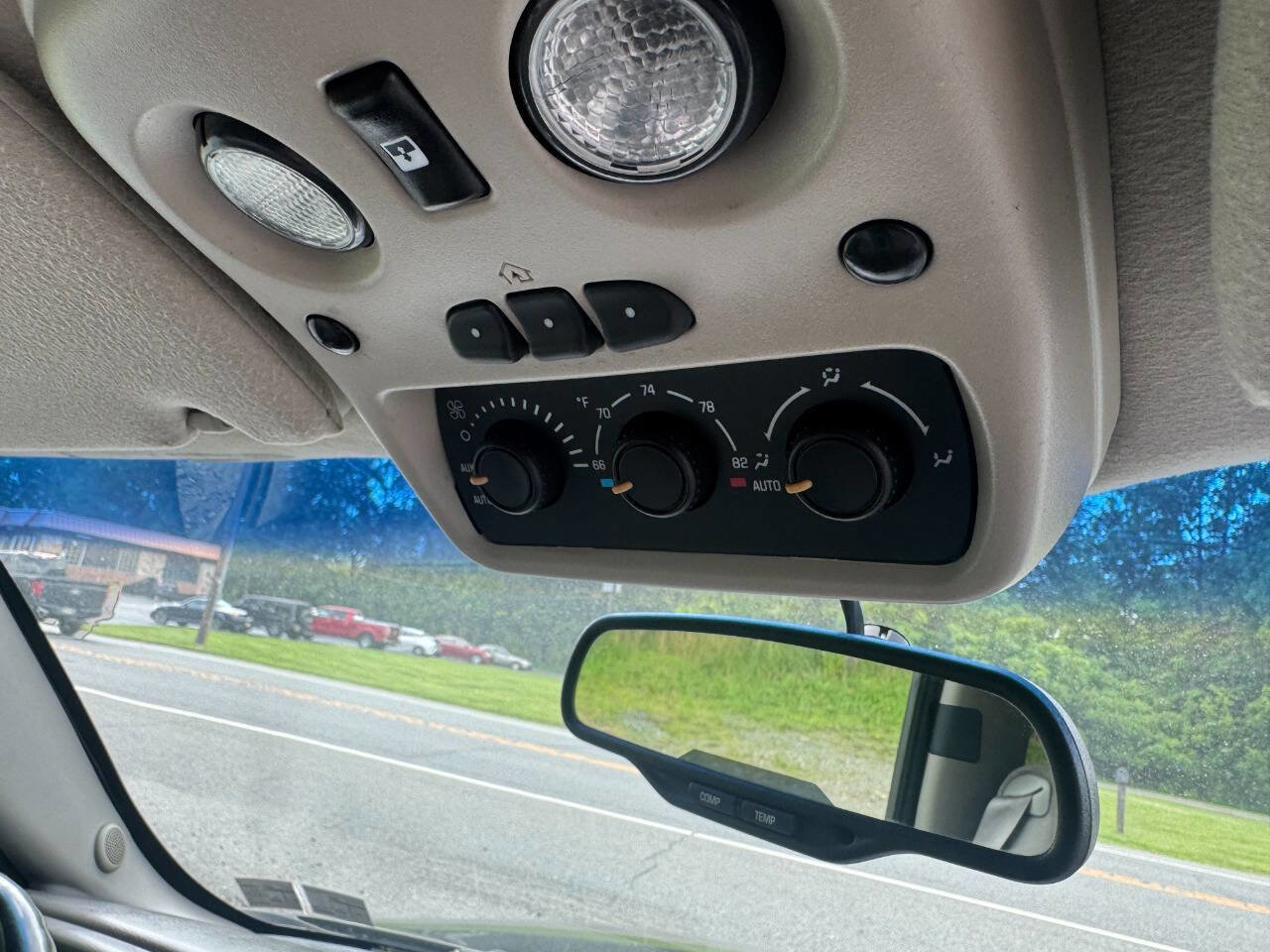 Used 2006 Chevrolet Suburban LS w/ Smart Select Package image 21