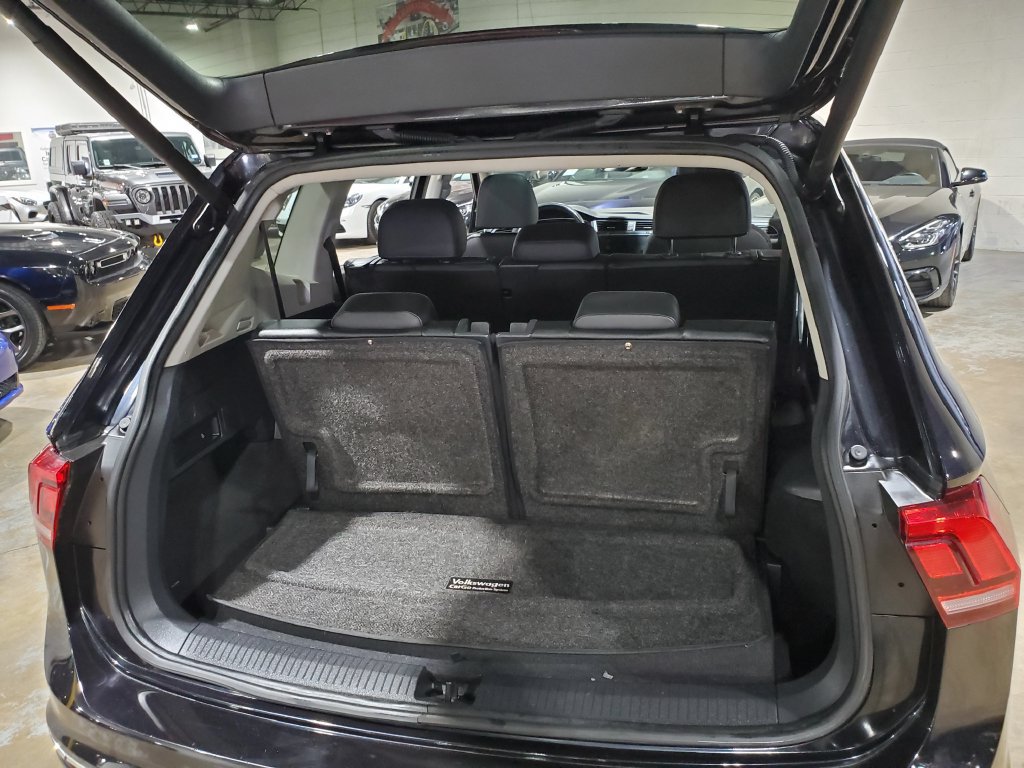 Used 2020 Volkswagen Tiguan SEL FWD image 38