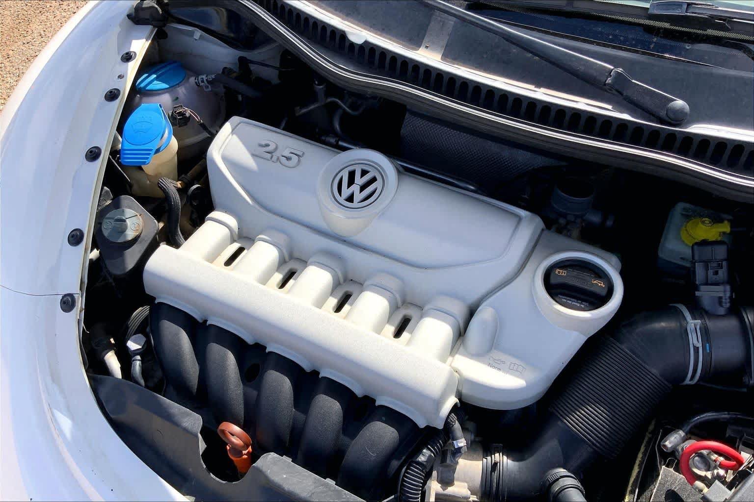 Used 2010 Volkswagen Beetle Coupe FWD image 30
