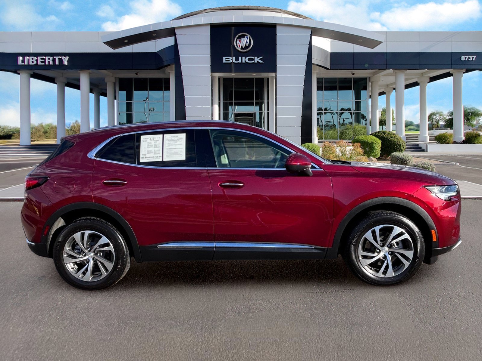 Used 2021 Buick Envision Essence w/ Technology Package I AWD/4WD image 2